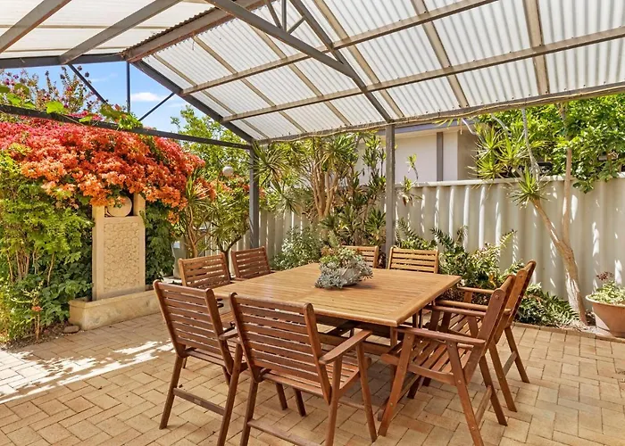 Baudins Of Busselton Bed And Breakfast - Adults Only